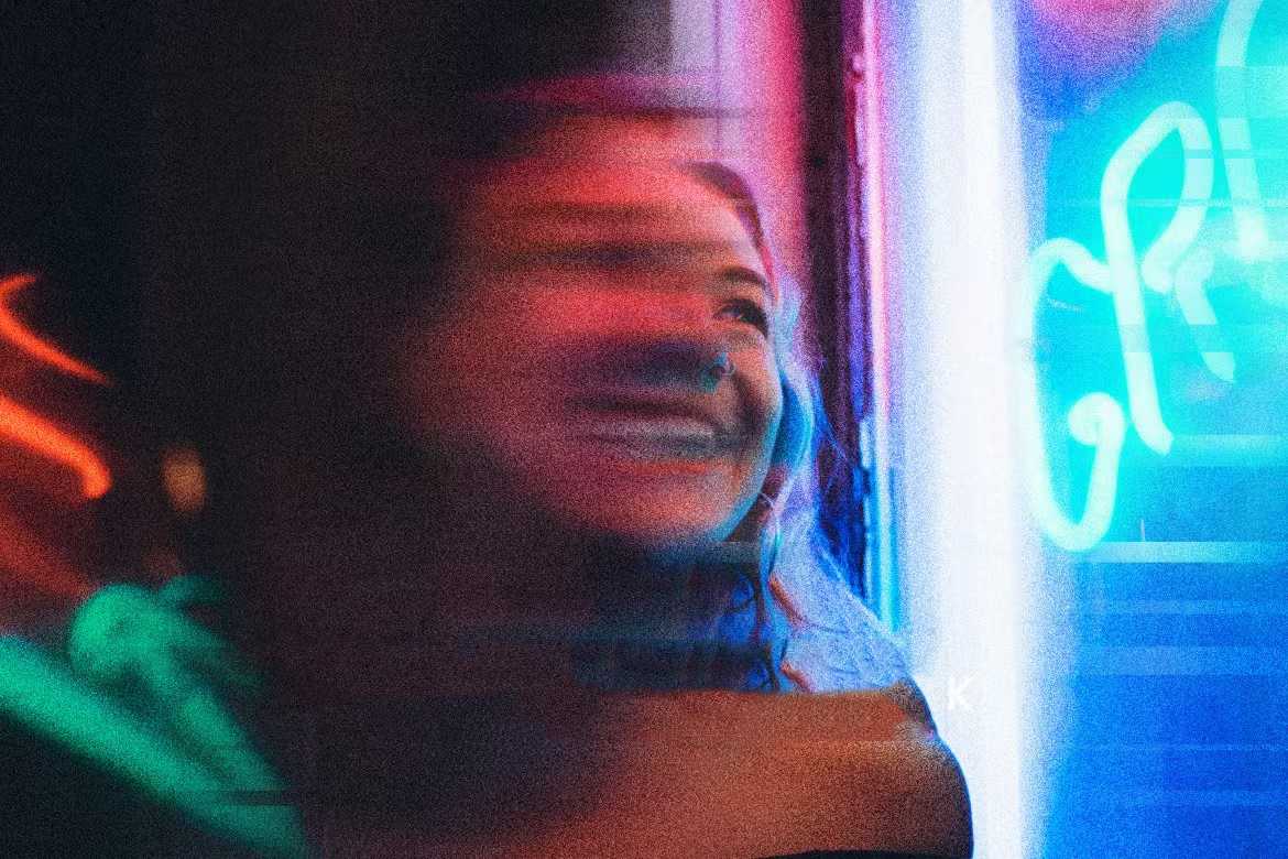 26 Surreal Distortion Photoshop Templates - Photoboto