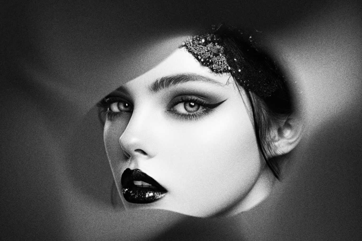 23 Striking Photoshop Effects Bundle - Photoboto