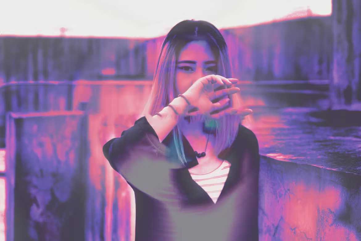 26 Surreal Distortion Photoshop Templates - Photoboto