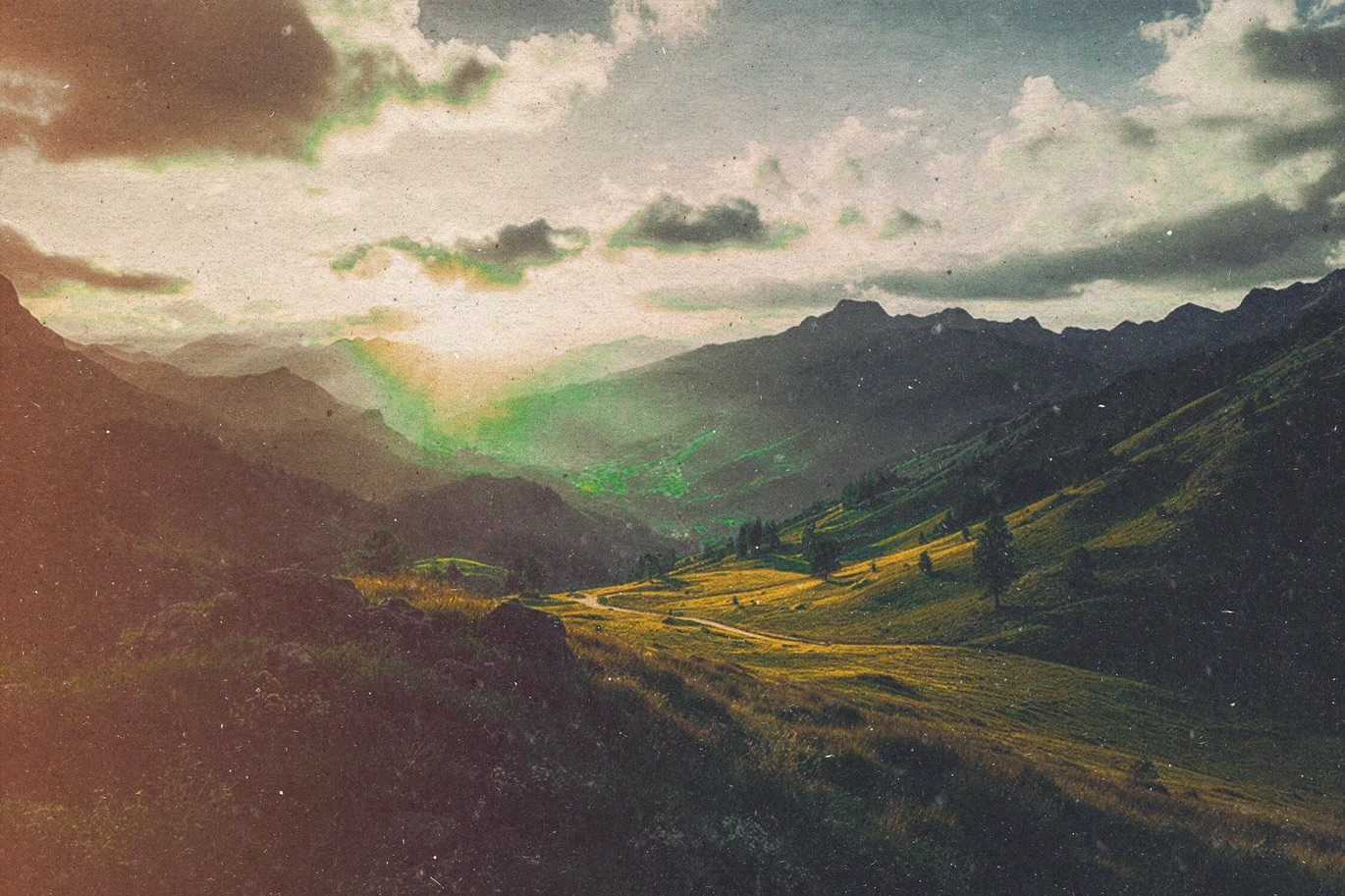 25 Vintage Charm Photoshop Effects Bundle - Photoboto