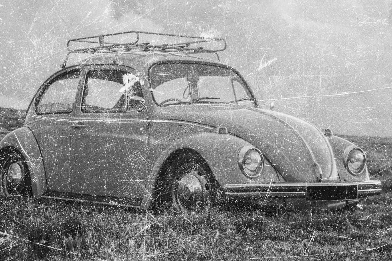 26-In-1 Vintage Design Photoshop Templates - Photoboto
